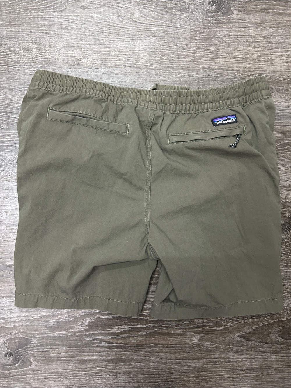 Patagonia Men's Green Drawstring Casual Shorts - Medium